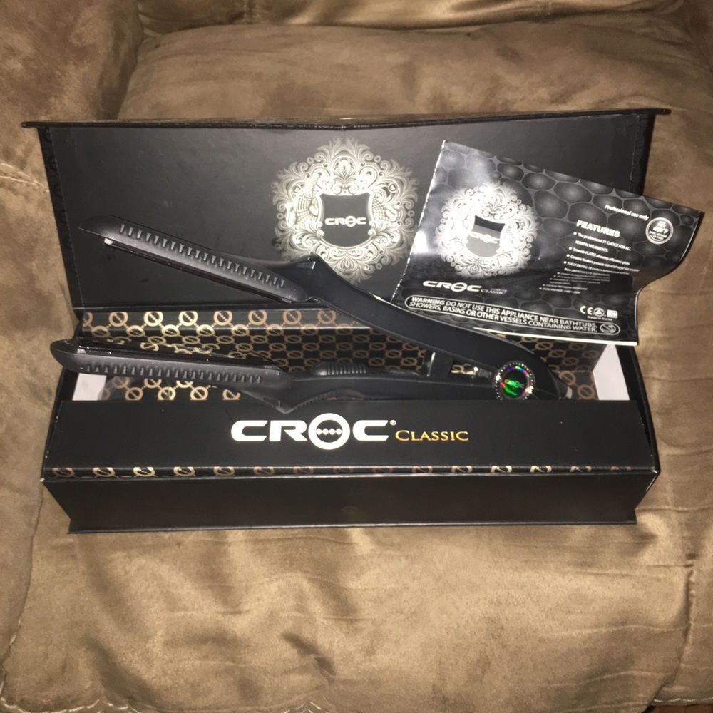 ‼️Make an offer‼️Croc Classic 1.5” flat iron